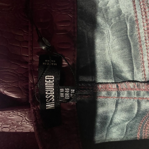 alligator print faux leather pants - Picture 2 of 3